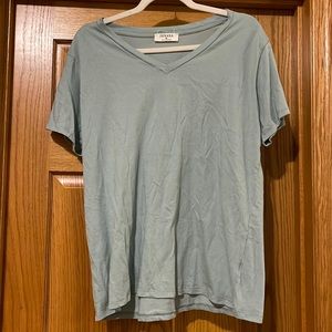 Zenana Boyfriend V-Neck Short Sleeve T-Shirt Size Medium